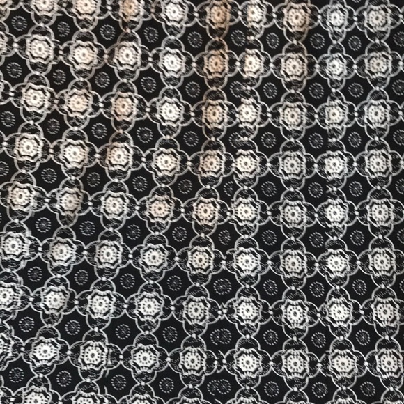 Black and white patterned dress - Picture 3 of 4